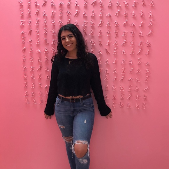 Meet your posher! - Picture 3 of 3